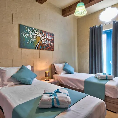 Ta Xandru Holiday In With A Large Swimming Pool *