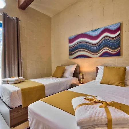 Ta Xandru Holiday In With A Large Swimming Pool *